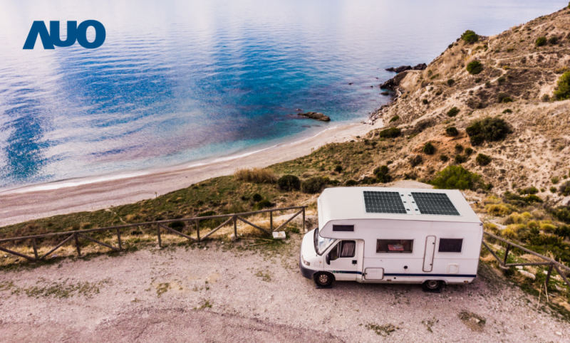 「可撓輕量化太陽光電板SunCurva」使用輕量特殊耐候型複合板取代傳統太陽能板的玻璃前板，不僅降低70%重量，每米平方僅3Kg；具有抗衝擊性能及通過電磁相容性測試，可應用於交通運輸工具，如露營車、遊艇等